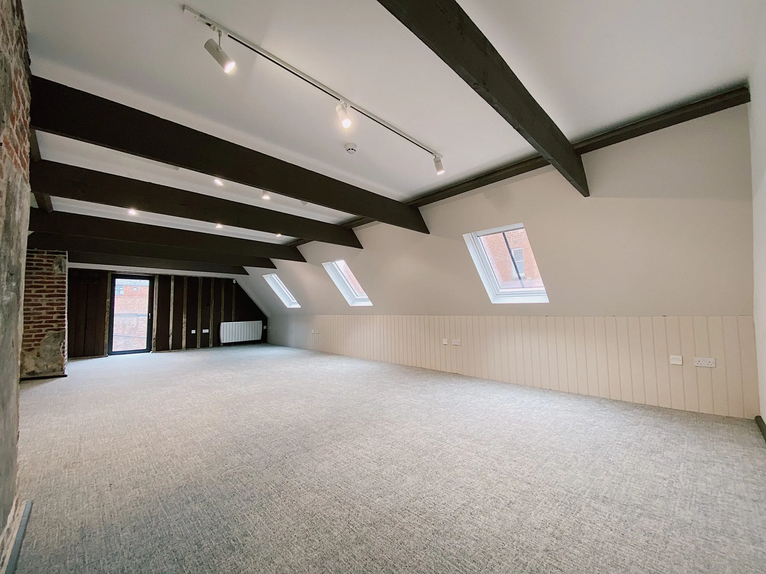 Studio in Hull, Office in Hull, Office space to let in Hull, Allenby Commercial